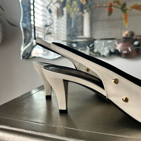 Saint Laurent Paris // Saint Laurent Carole 60 studded leather slingback pumps. - Picture 5 of 11